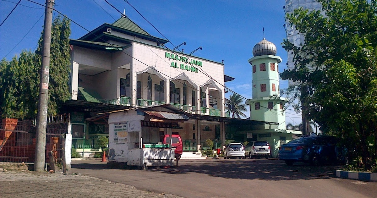 Masjid Jami' Al-Bahri: Tempat Ibadah yang Menyambut Pemudik di Cilacap
